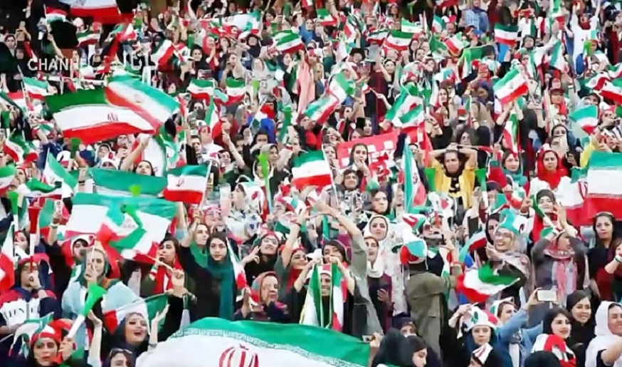 زنان از چه زمانی می توانند به ورزشگاه های فوتبال ایران بیایند