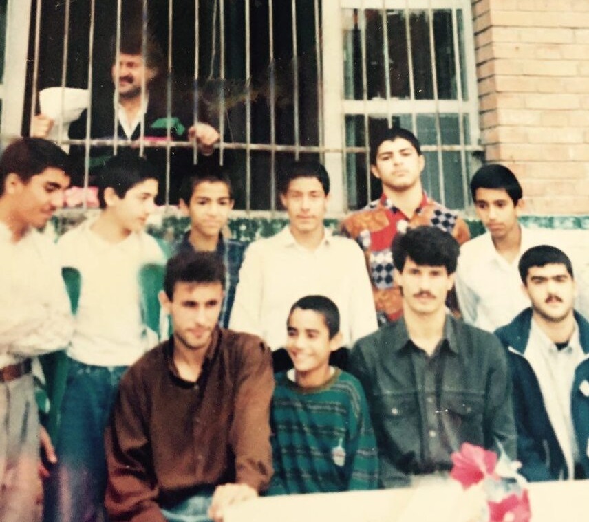 عکس دوران جوانی یحیی گل محمدی در مدرسه