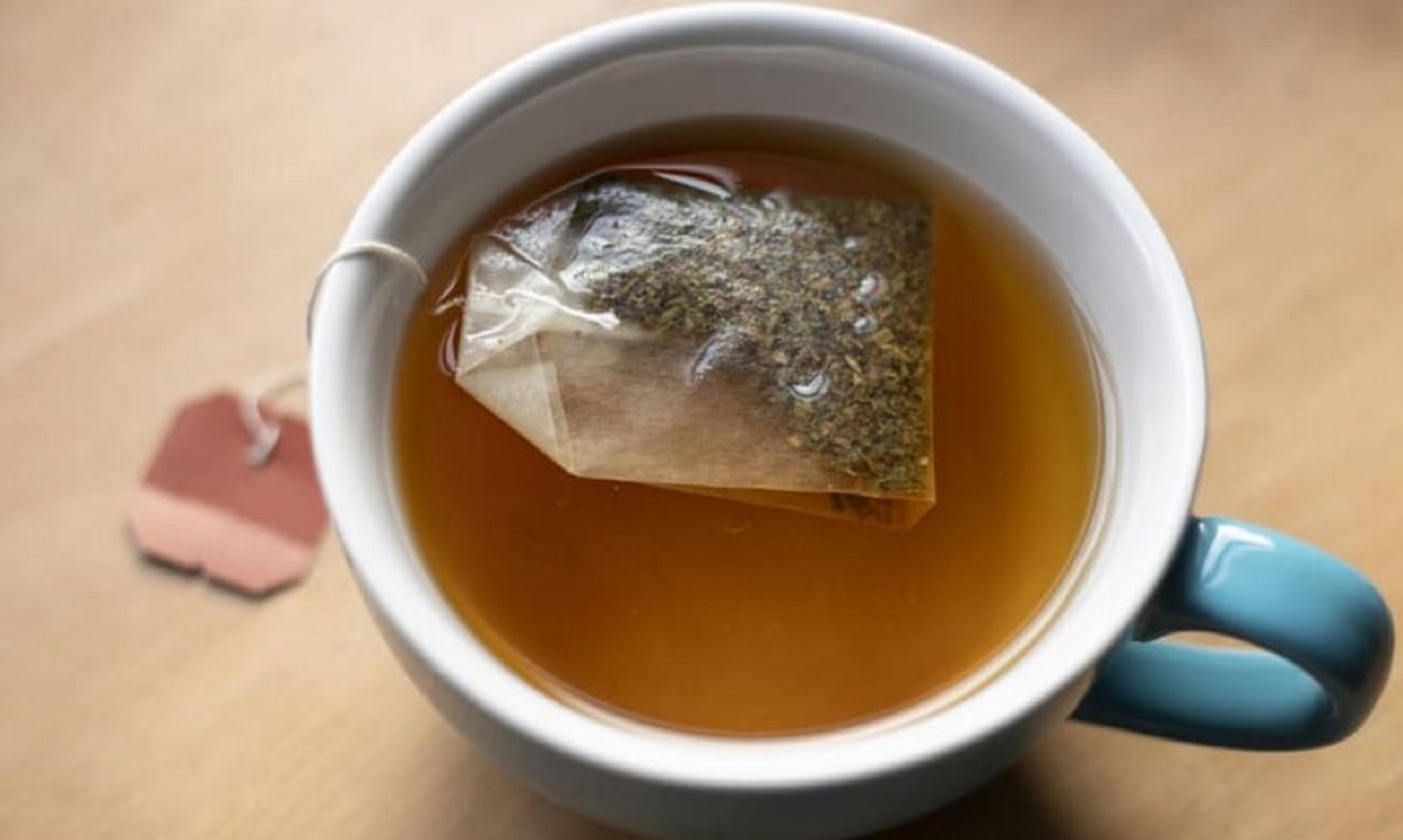 سرطان در کمین افرادی که چای را گرم می نوشند