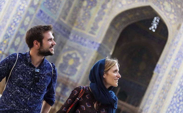 عکس توریست گردشگر خارجی اروپایی در شهرهای ایران