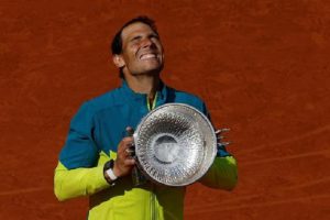 خوشحالی رافائل نادال هنگام قهرمانی در تنیس اوپن فرانسه