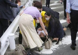شینزو آبه نخست وزیر ژاپن لحظه مرگ
