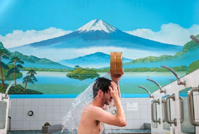 از حمام سنتی ژاپنی ها تا عکس جالب خرس قطبی روسیه