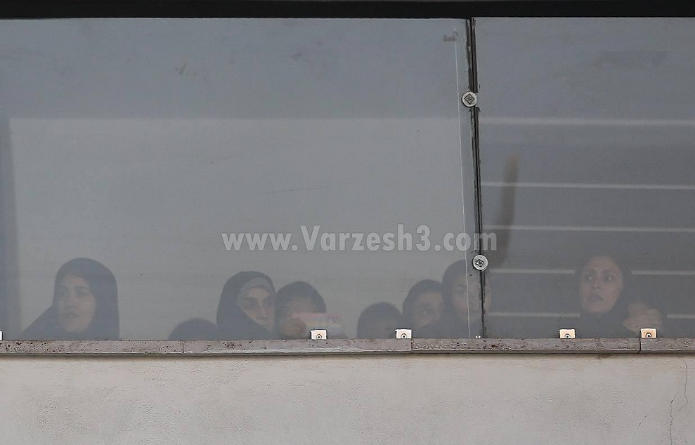 حضور دختران داور در ورزشگاه آزادی برای تماشای بازی پرسپولیس