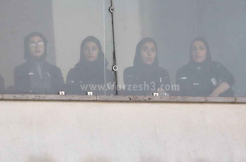 حضور دختران داور در ورزشگاه آزادی برای تماشای بازی پرسپولیس