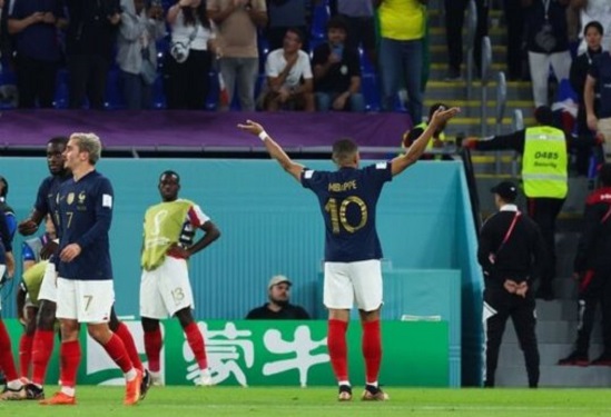 تفاوت عملکرد امباپه و زیدان در تیم ملی فرانسه