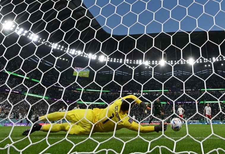 پایان حسرت 36ساله لهستان در جام جهانی/ قرارداد میچنویش تمدید شد