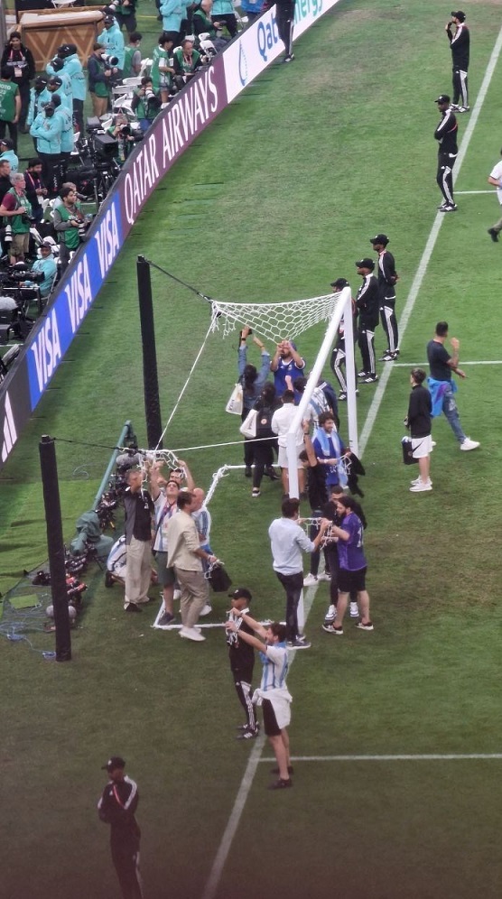 هواداران قیچی به دست آرژانتین به تور دروازه رحم نکردند